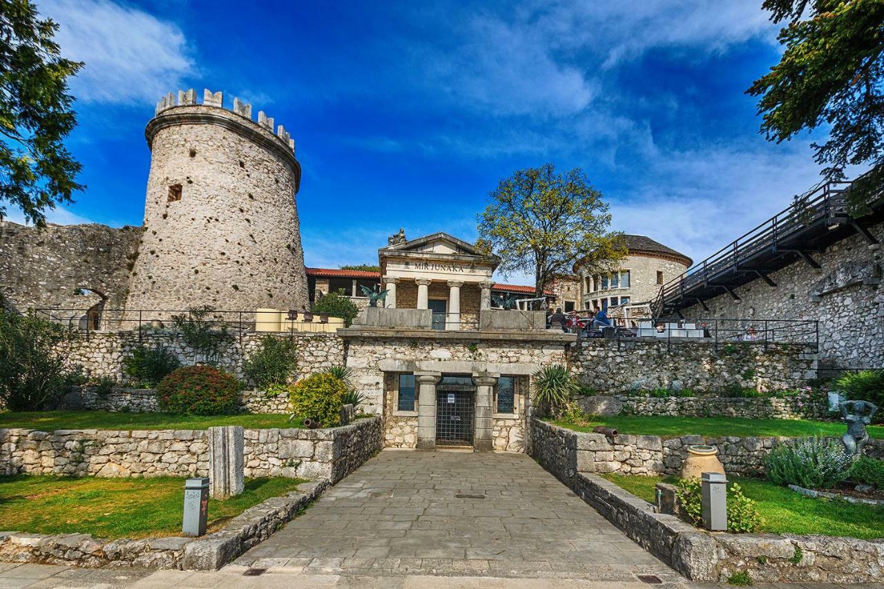 Deluxe Apartment Dora With A Private Parking, Terrace And See View Rijeka Exterior foto