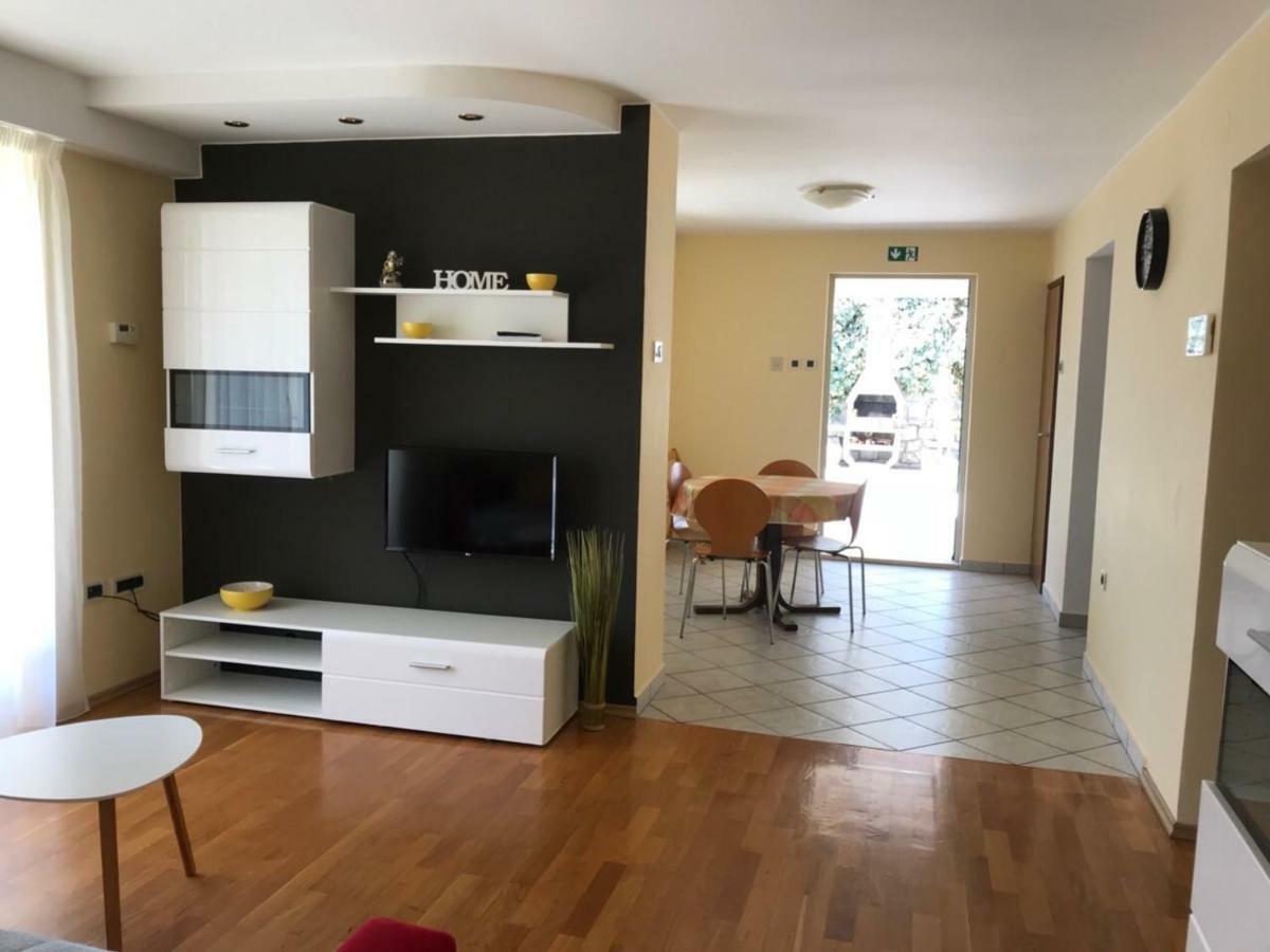 Deluxe Apartment Dora With A Private Parking, Terrace And See View Rijeka Exterior foto