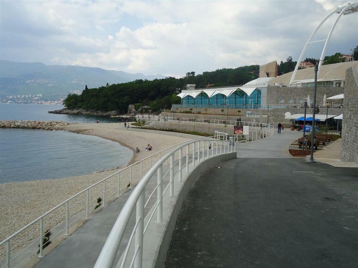 Deluxe Apartment Dora With A Private Parking, Terrace And See View Rijeka Exterior foto